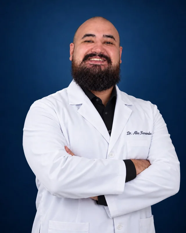 Dr. Alex Fernandes